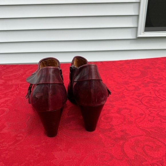 Regarde Le Ciel leather heeled ankle bootie size 40 8.5 spring summer tassel - Picture 9 of 14